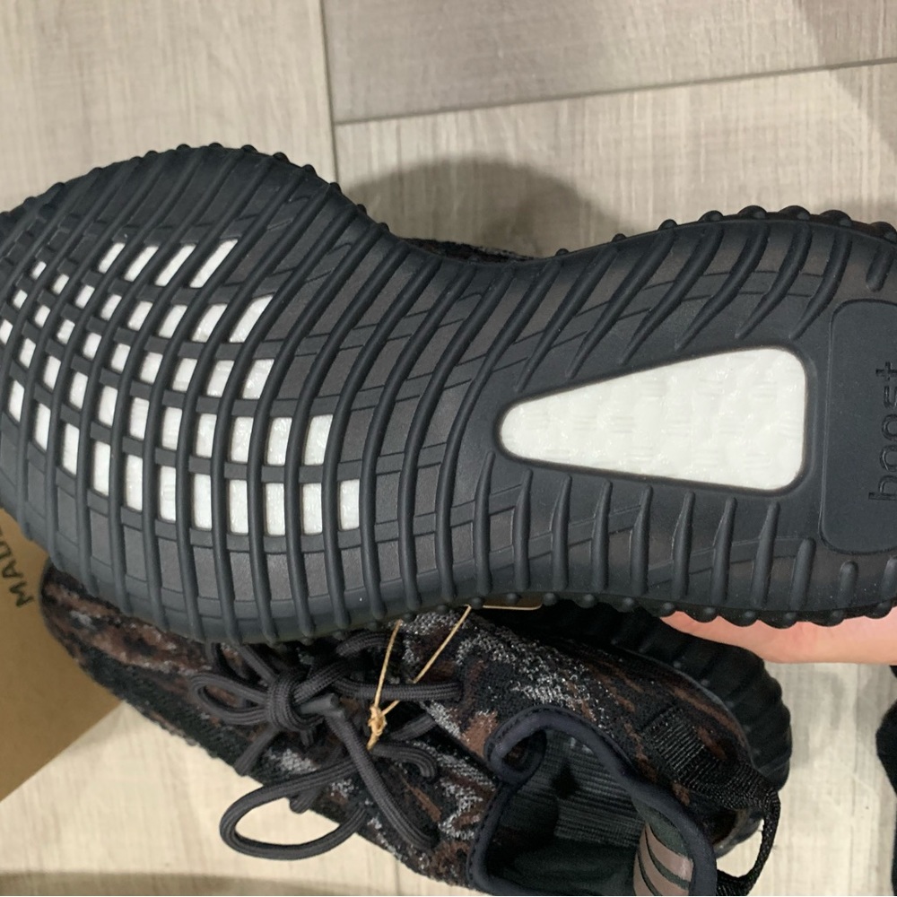 Yeezy boost 350 (brand new w/ tags) - Picture 7 of 7